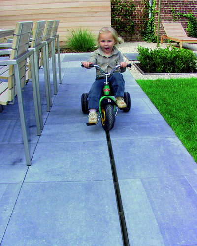 Schlitzrinne Maedchen. Hexaline